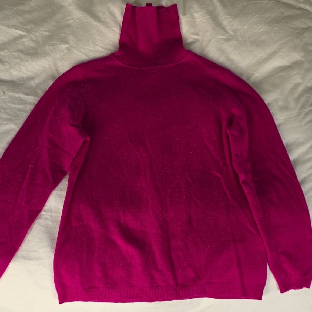 Women's Pink Turtleneck Cashmere Sweater